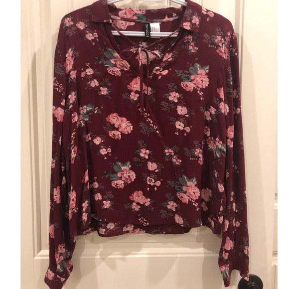 Floral blouse - Picture 3 of 4